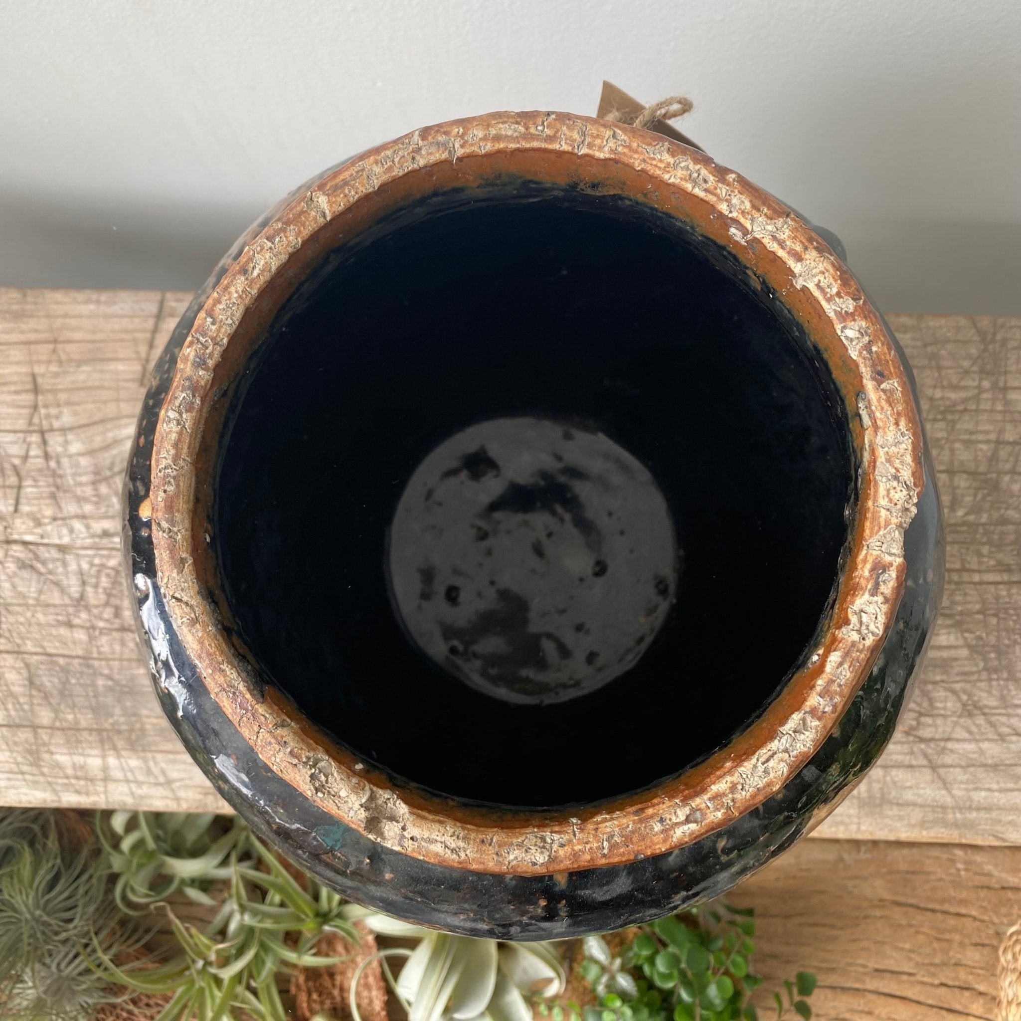 Black glazed east Asian vintage pot - MIKAFleurAntique