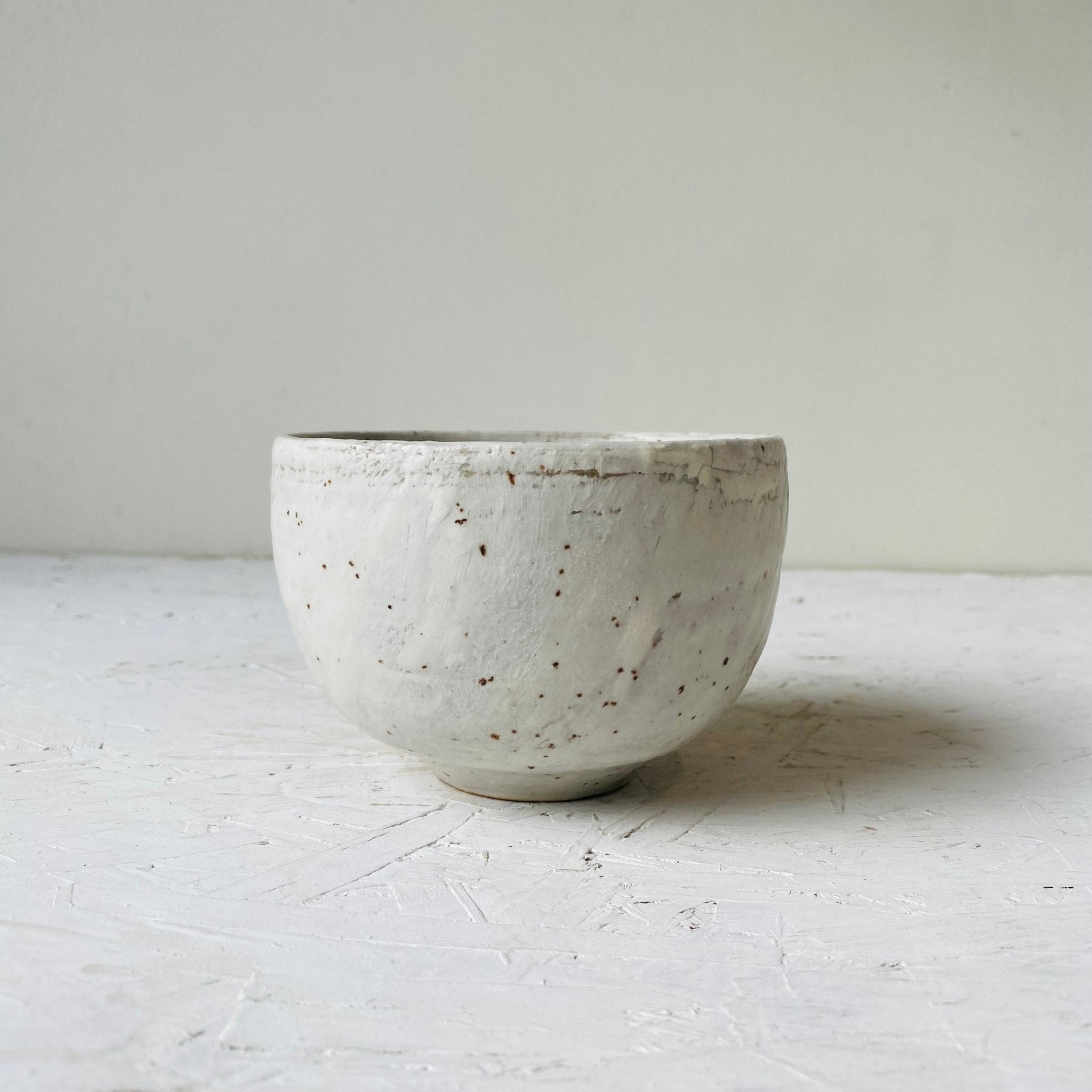 MIKA Original Handmade Matcha Bowl – Organic Beige &amp; White - MIKAFleurHardgoods