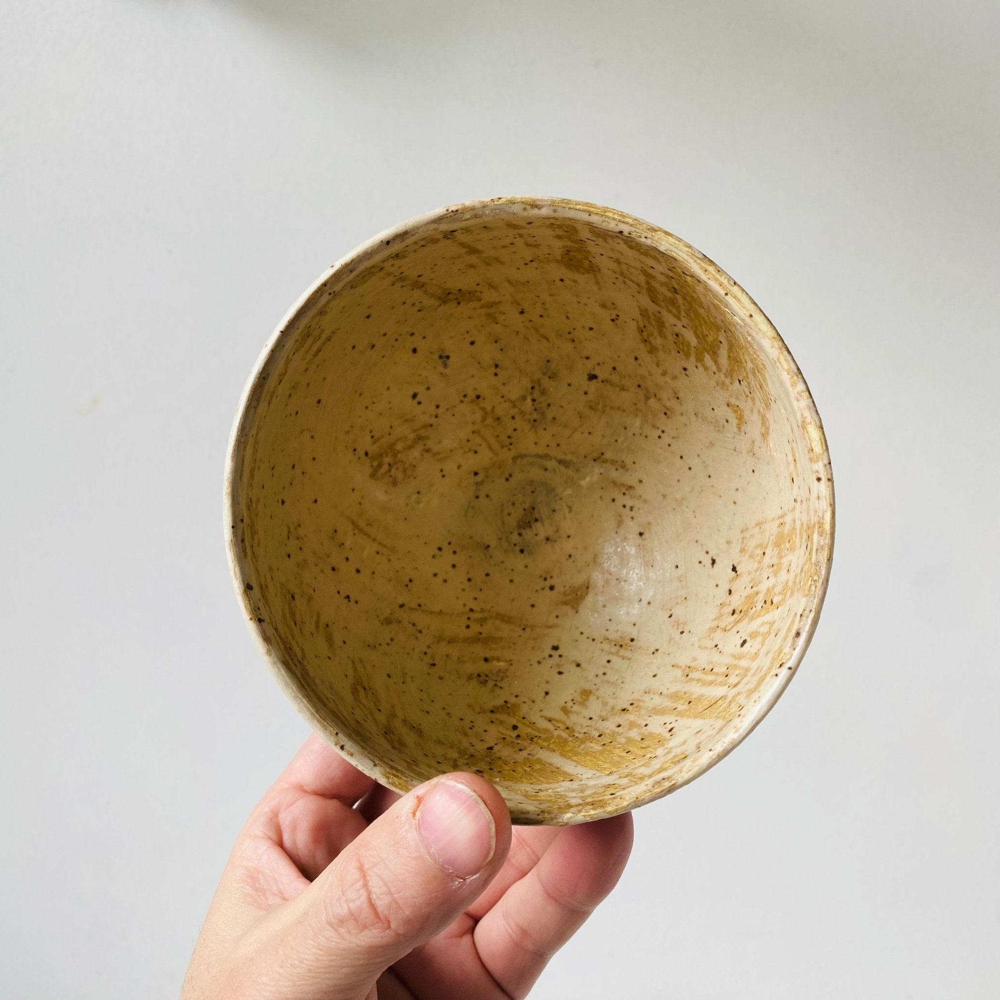 MIKA Original Handmade Matcha Bowl – Organic Beige &amp; White - MIKAFleurHardgoods