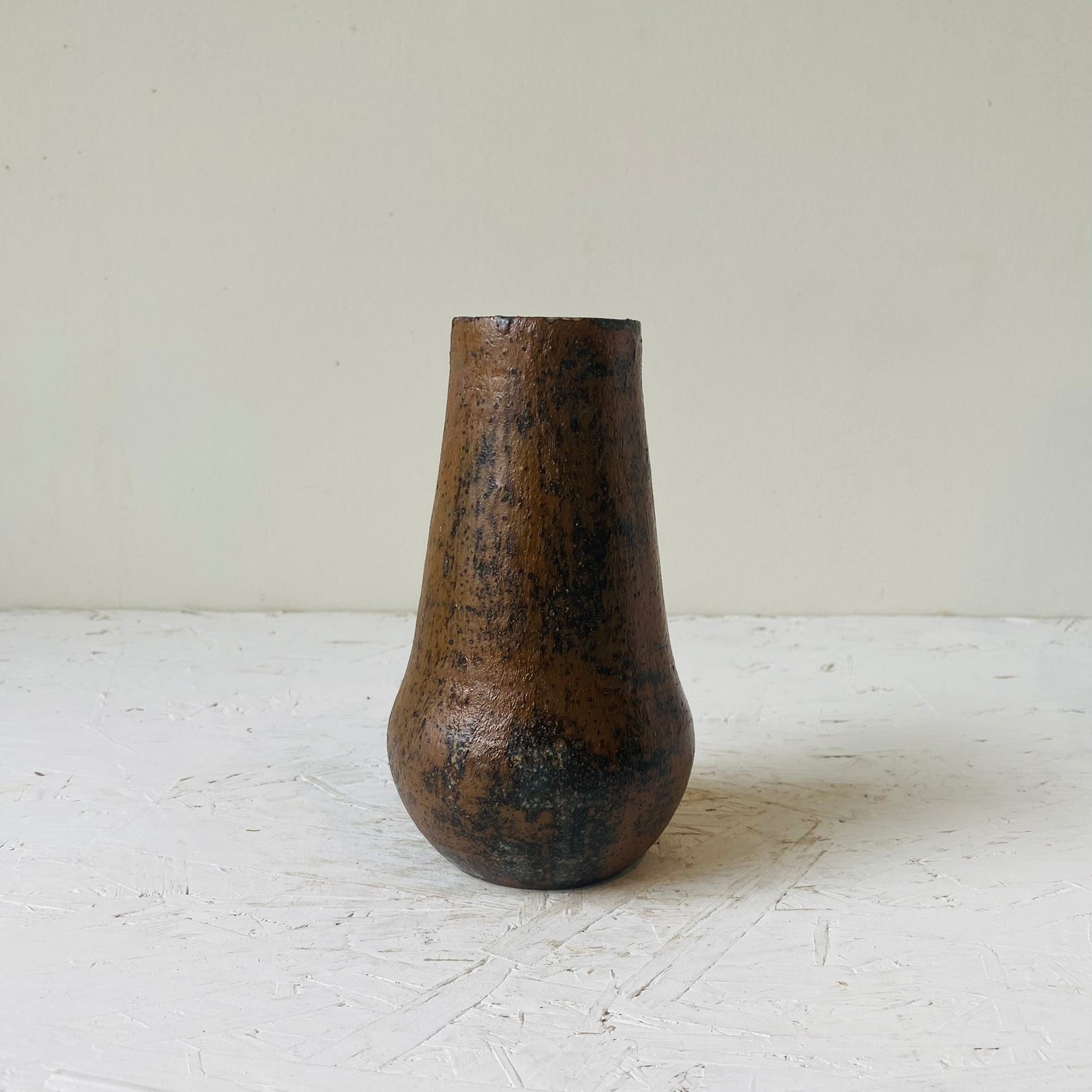 MIKA’S HANDMADE KOHIKI VASE - MIKAFleurHardgoods