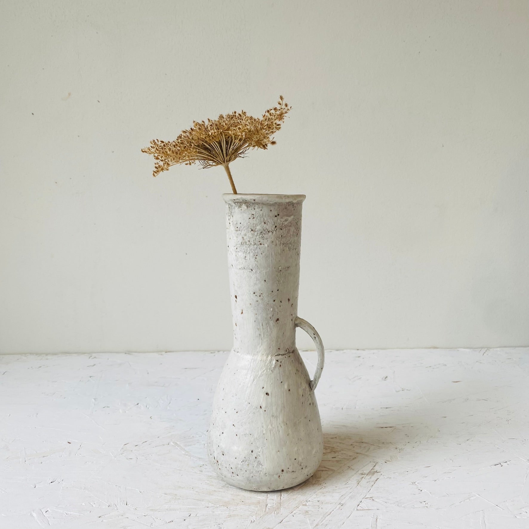 MIKA’S HANDMADE KOHIKI VASE - MIKAFleurHardgoods