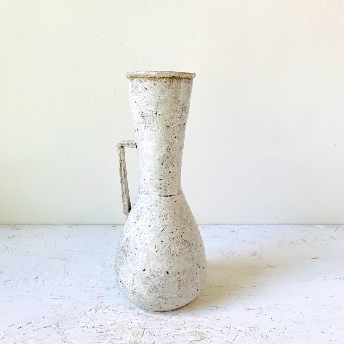 MIKA’S HANDMADE KOHIKI VASE - MIKAFleurHardgoods