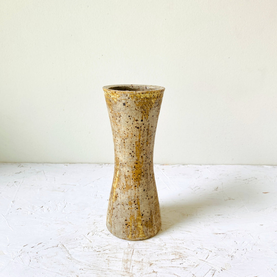 MIKA’S HANDMADE KOHIKI VASE - MIKAFleurHardgoods