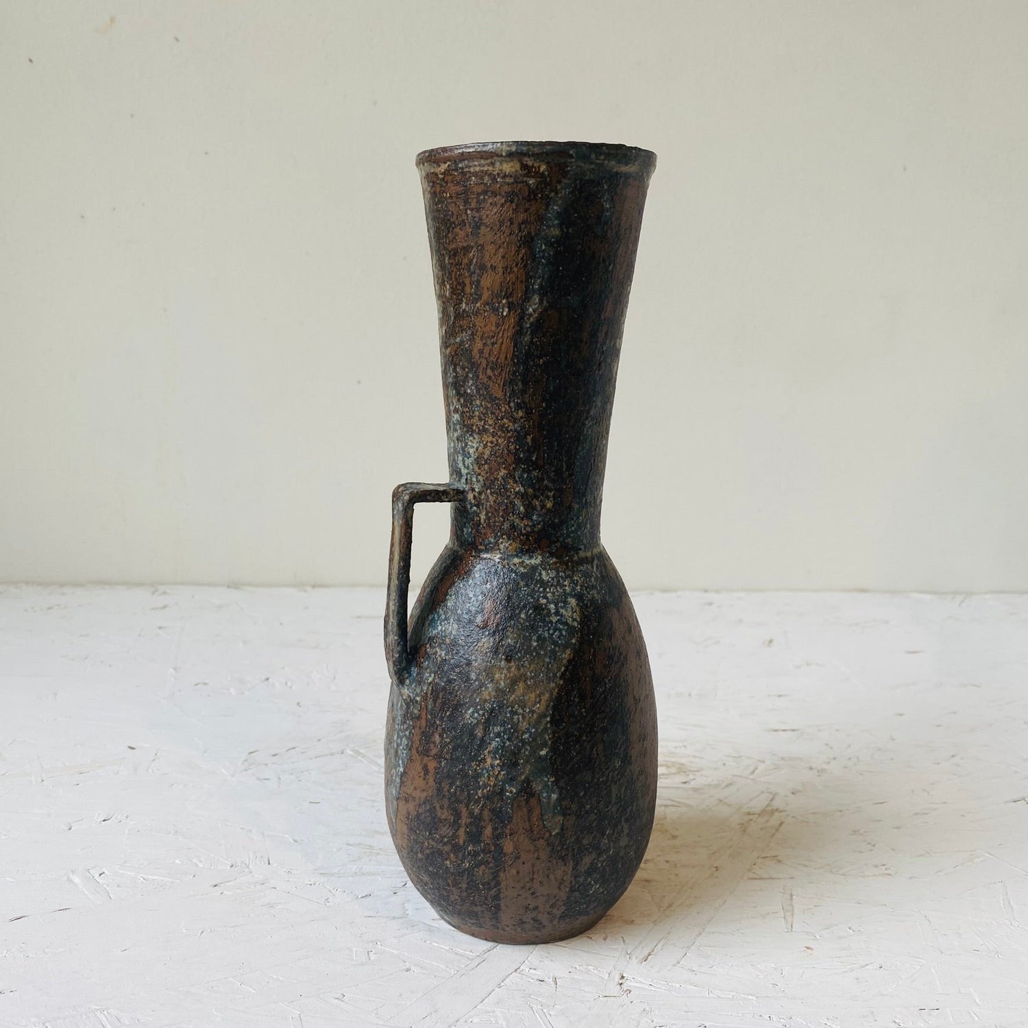 MIKA’S HANDMADE KOHIKI VASE - MIKAFleurHardgoods