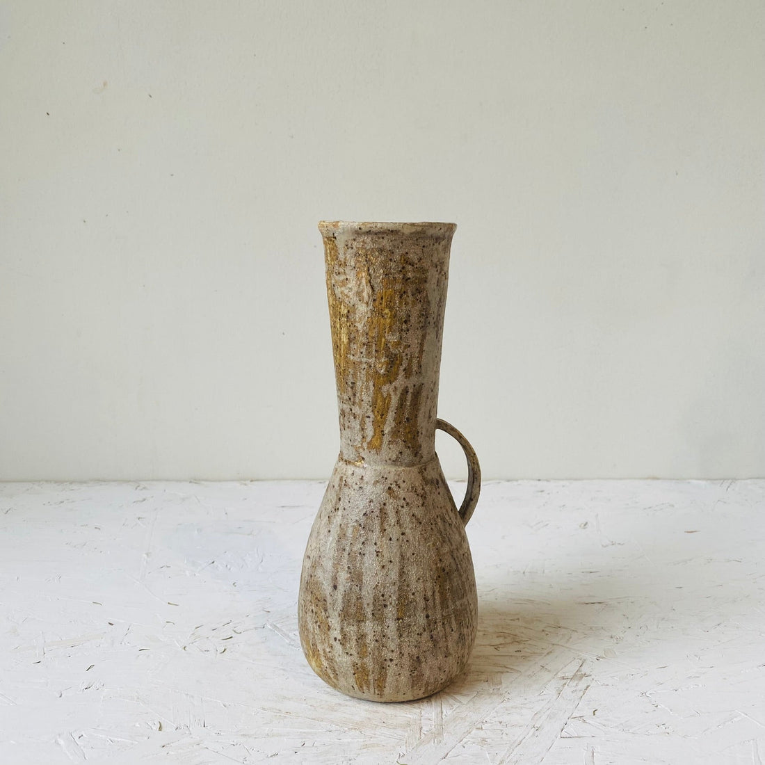 MIKA’S HANDMADE KOHIKI VASE - MIKAFleurHardgoods