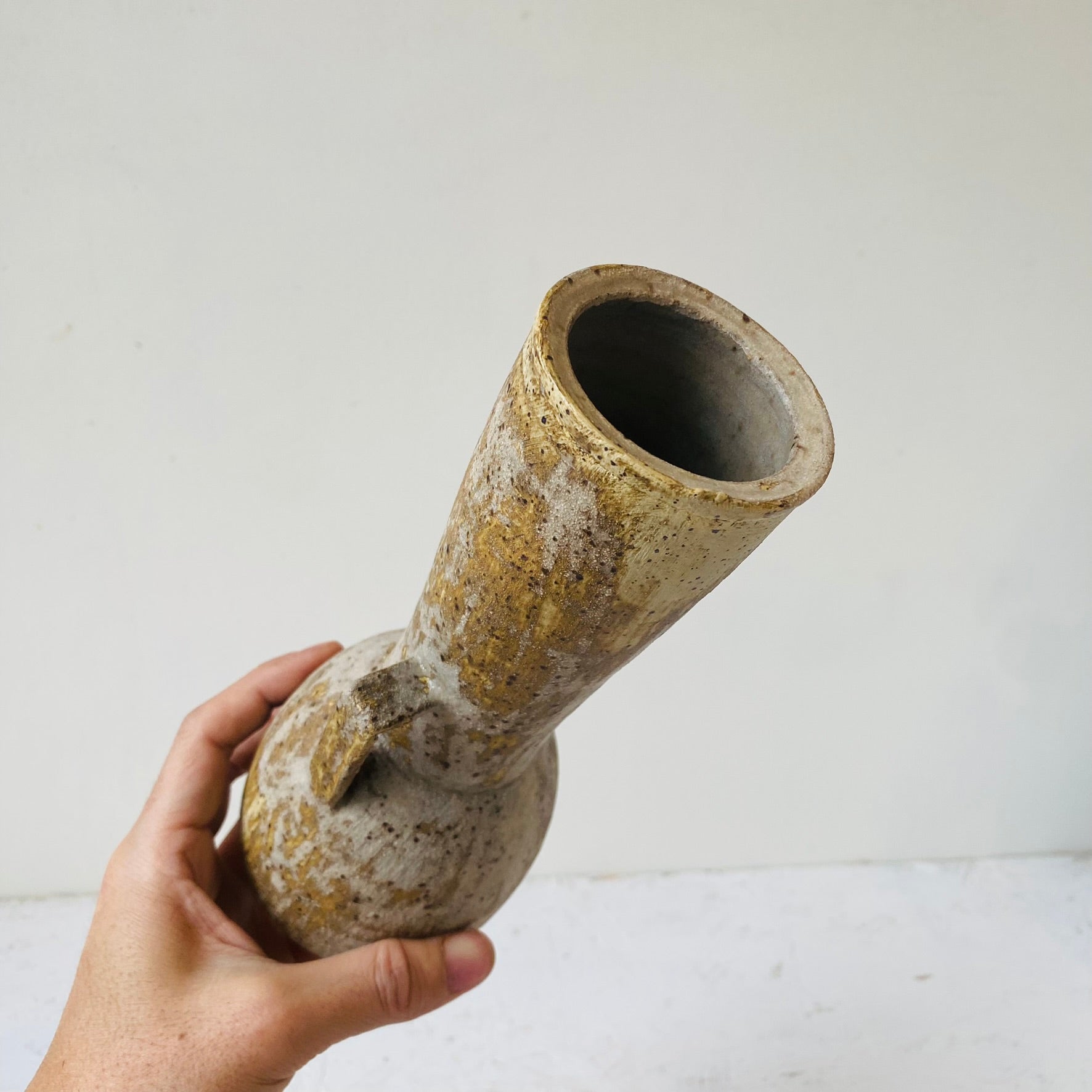 MIKA’S HANDMADE KOHIKI VASE - MIKAFleurHardgoods