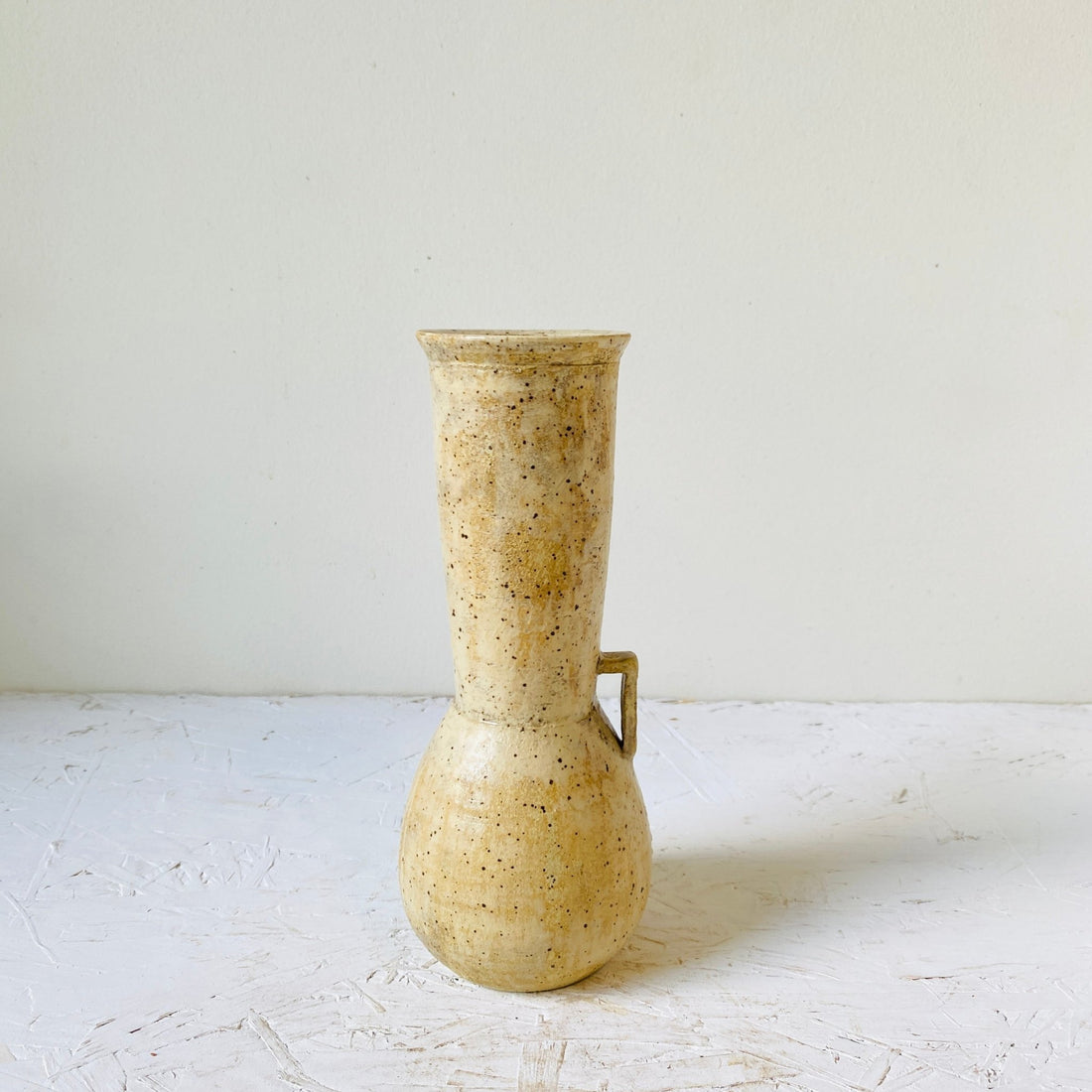 MIKA’S HANDMADE KOHIKI VASE - MIKAFleurHardgoods