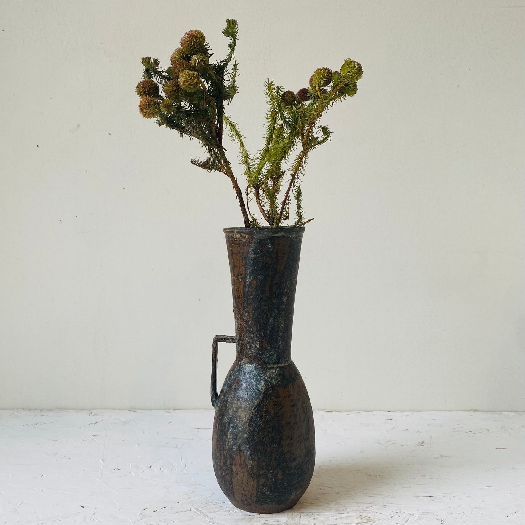 MIKA’S HANDMADE KOHIKI VASE - MIKAFleurHardgoods