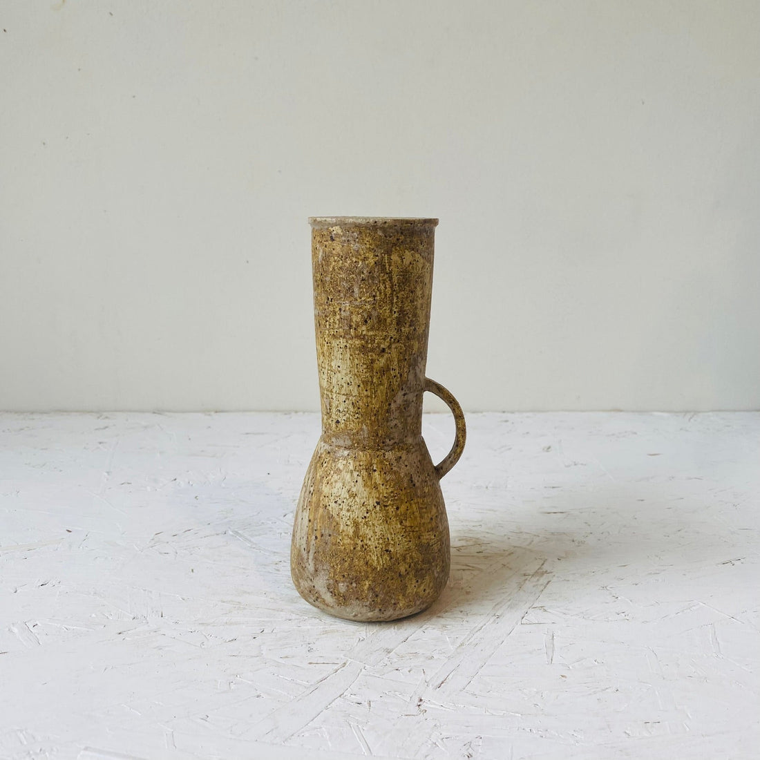 MIKA’S HANDMADE KOHIKI VASE - MIKAFleurHardgoods